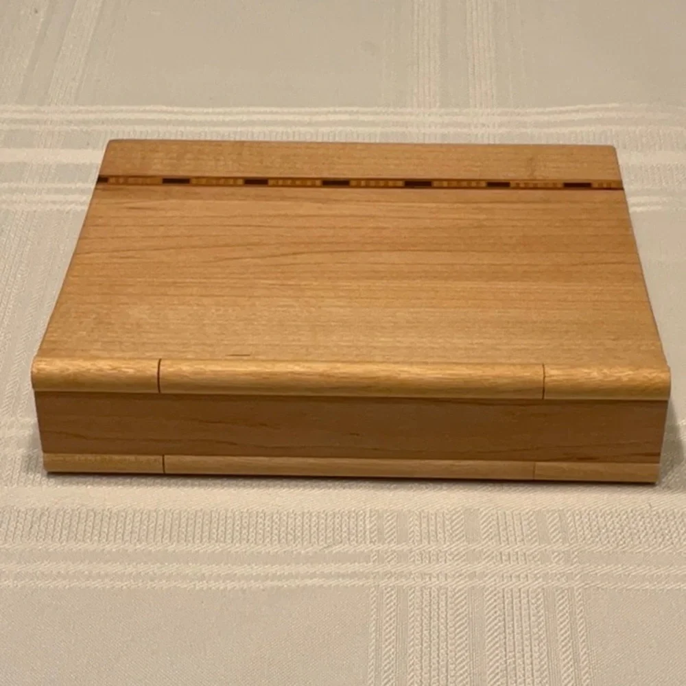 Wishfulwoods Solid Maple Hand Crafted Photograph Album - Picture 6 of 6